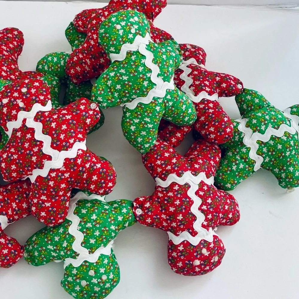Vintage Handmade stuffed fabric Gingerbread men Holiday Garland with ribbon trim